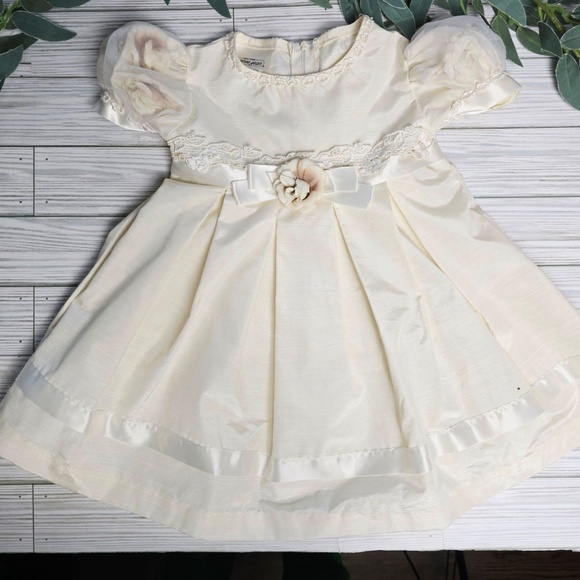 Bonnie Jean Dress 2T Ivory Short‎ Puff Sleeves Lace Flower Applique Ribbon VTG - Picture 1 of 9